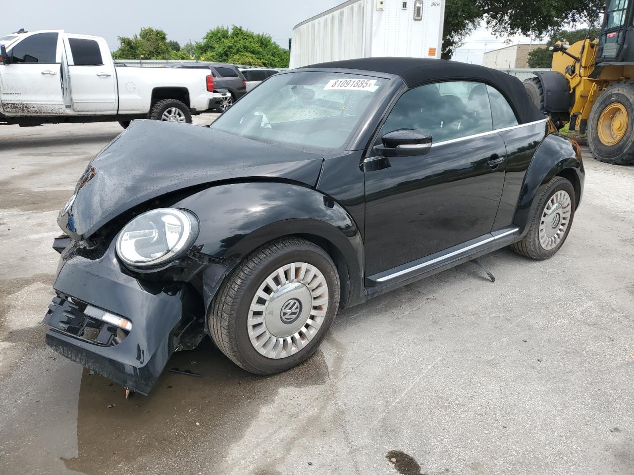 VOLKSWAGEN BEETLE 2013