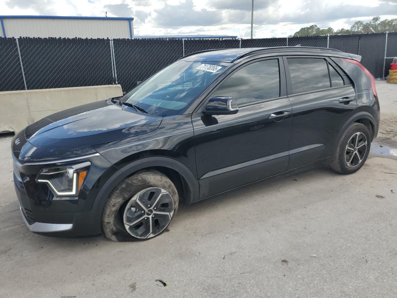 KIA NIRO EX 2025