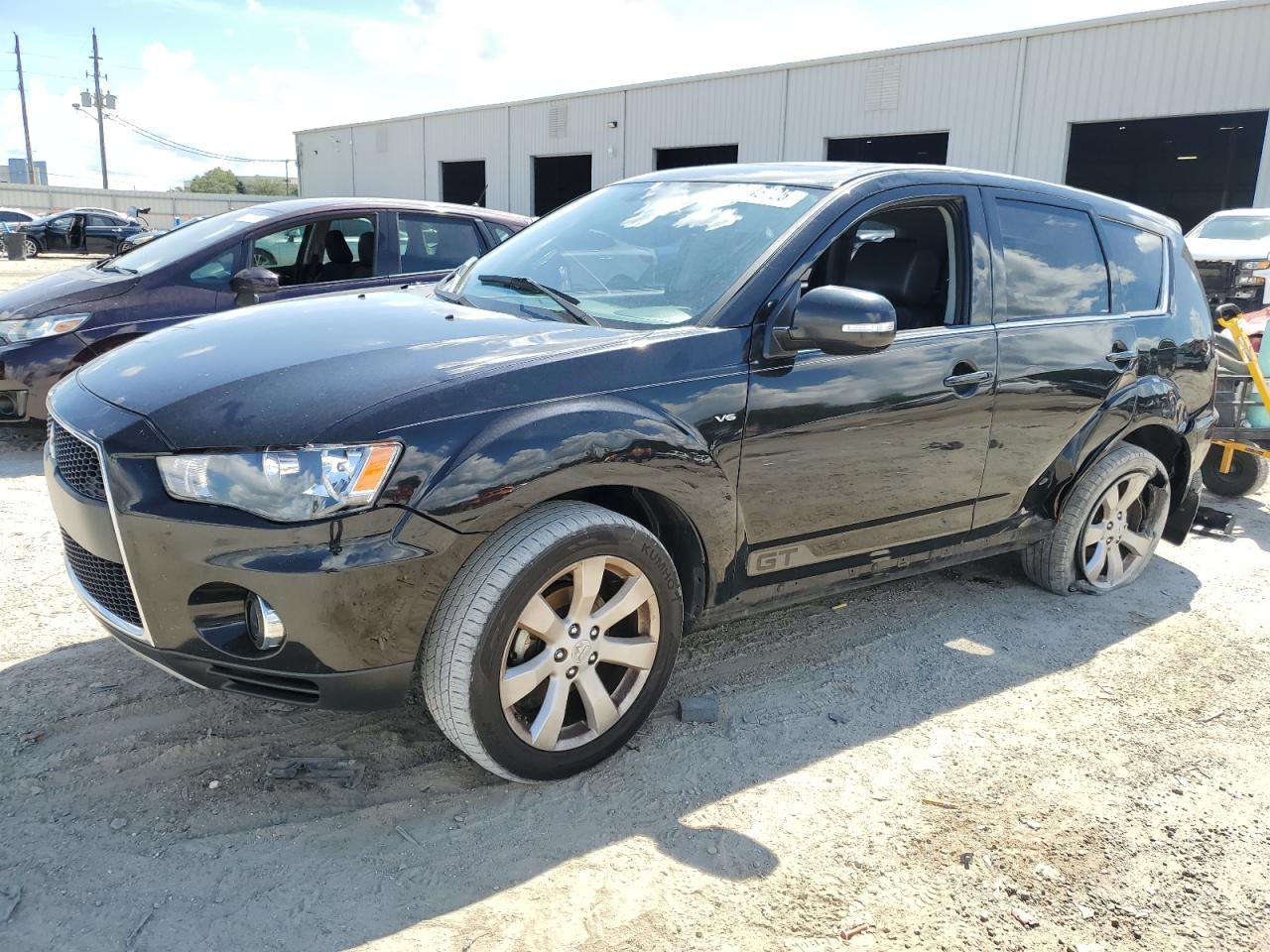 MITSUBISHI OUTLANDER 2011