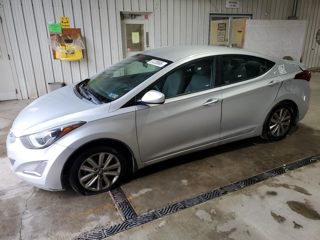 HYUNDAI ELANTRA 2016