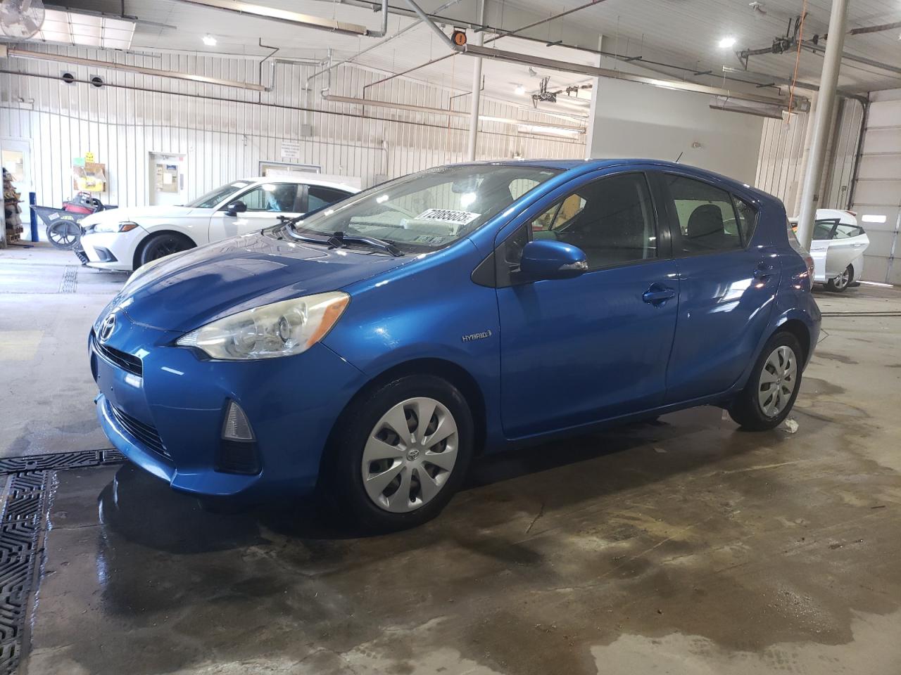 TOYOTA PRIUS C 2013