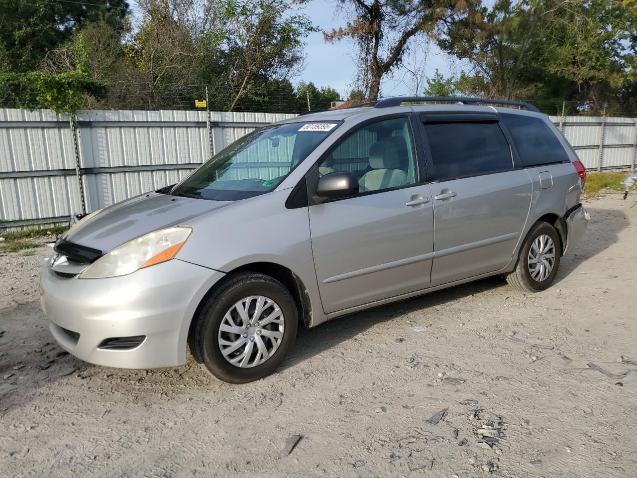 TOYOTA SIENNA CE 2009