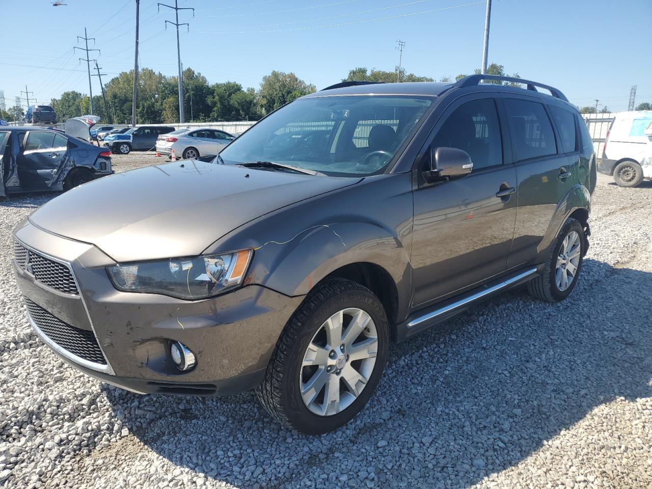 MITSUBISHI OUTLANDER 2013