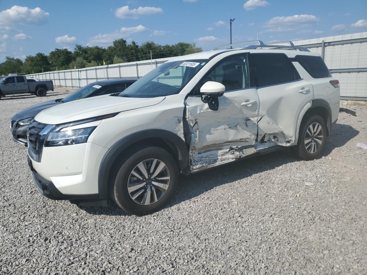 NISSAN PATHFINDER 2023