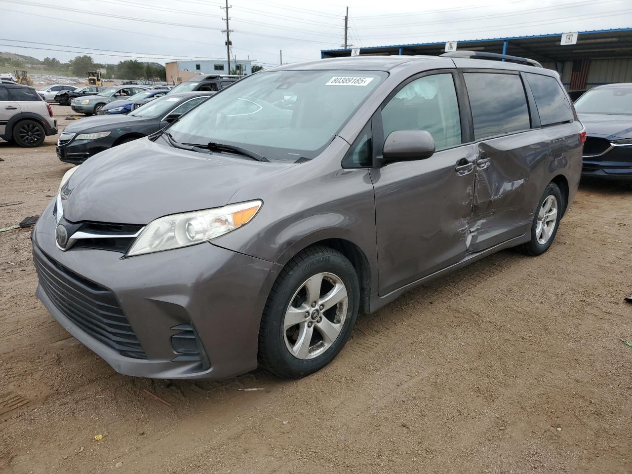 TOYOTA SIENNA LE 2019