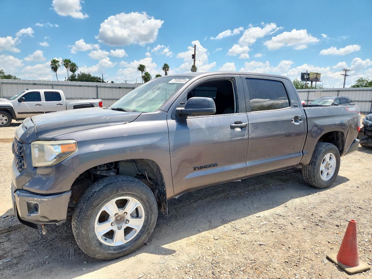 TOYOTA TUNDRA CREWMAX SR5 2018