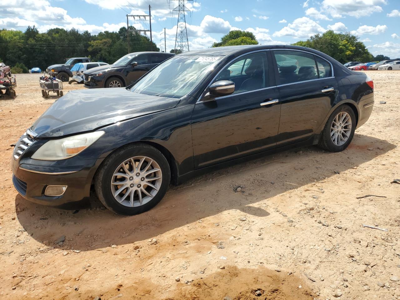 HYUNDAI GENESIS 3. 2011