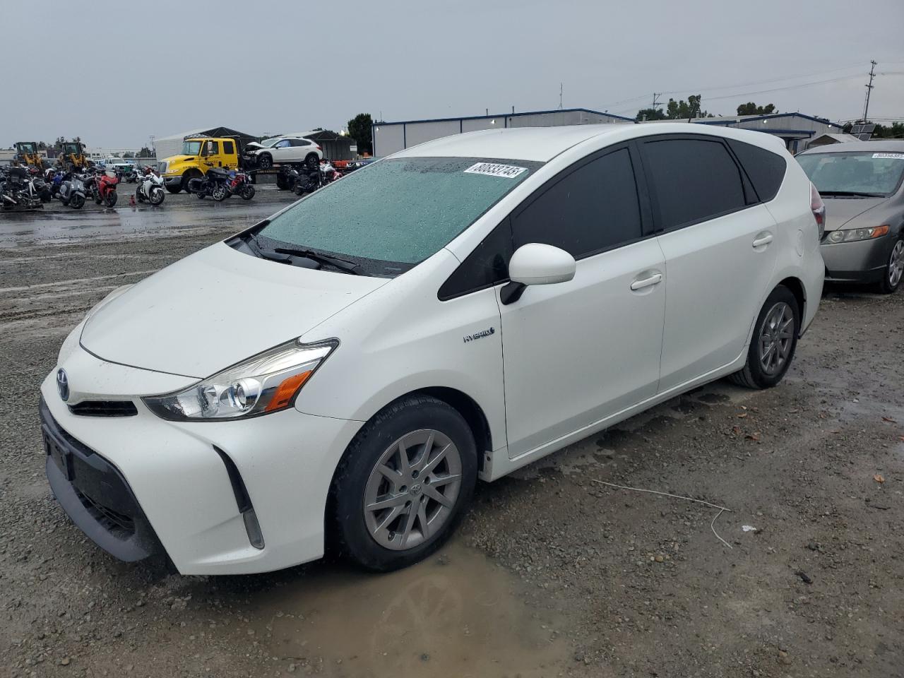 TOYOTA PRIUS V 2015