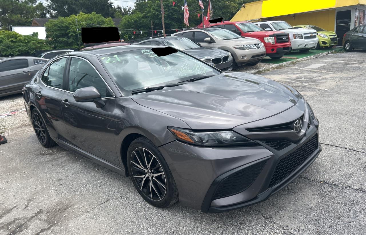 TOYOTA CAMRY SE 2021