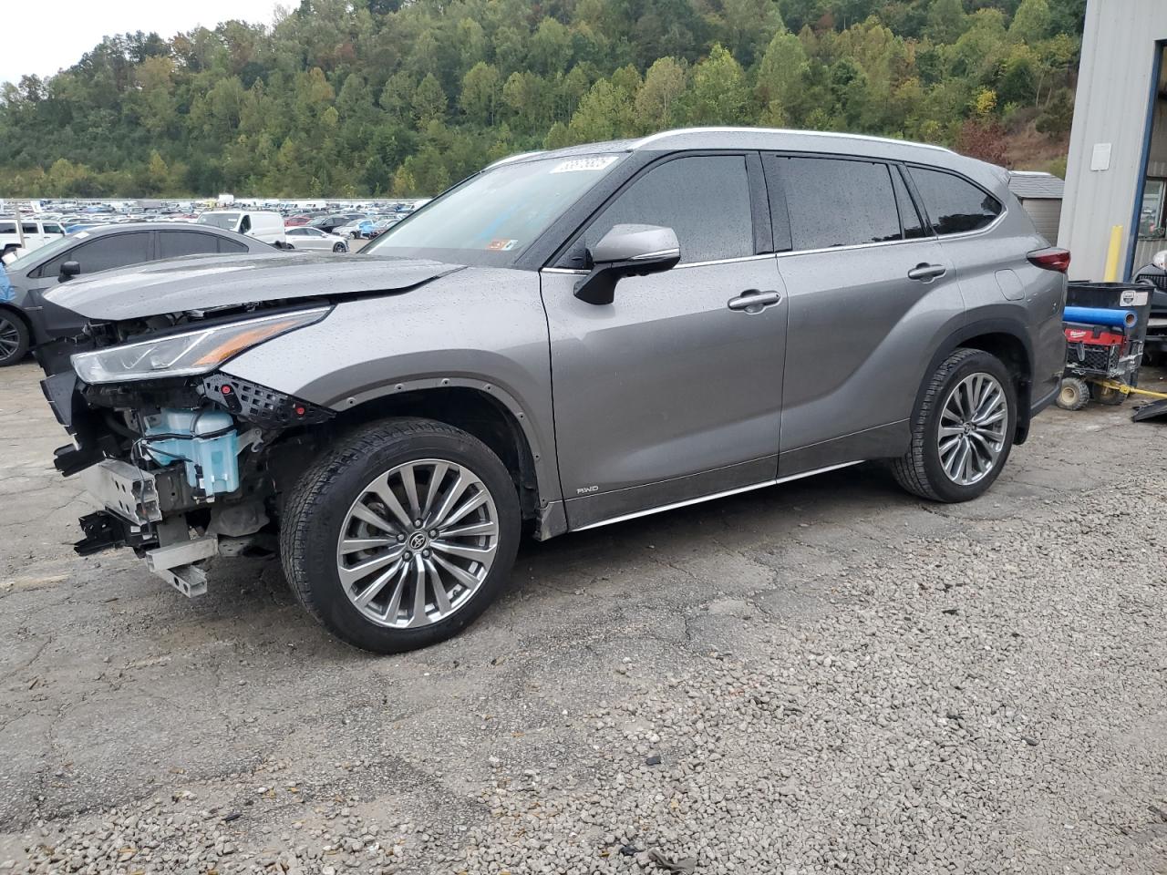 TOYOTA HIGHLANDER HYBRID XLE 2025
