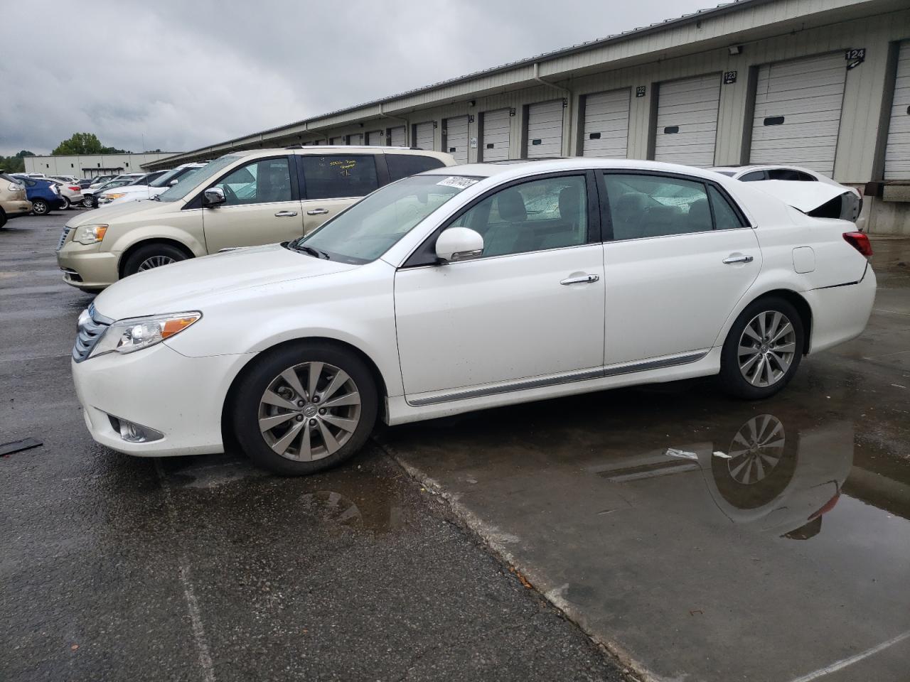 TOYOTA AVALON BAS 2011