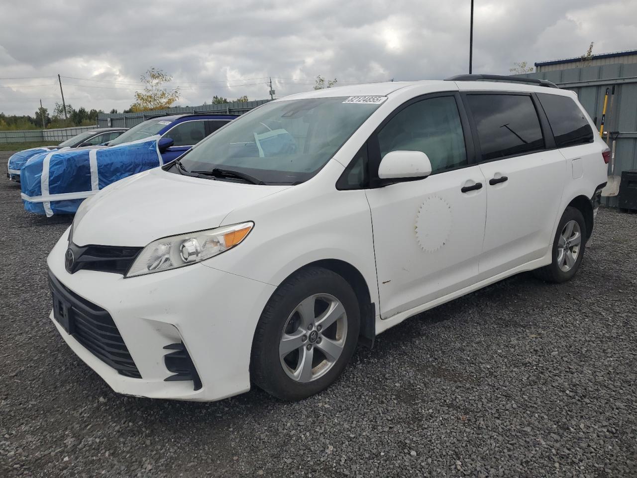 TOYOTA SIENNA L 2018