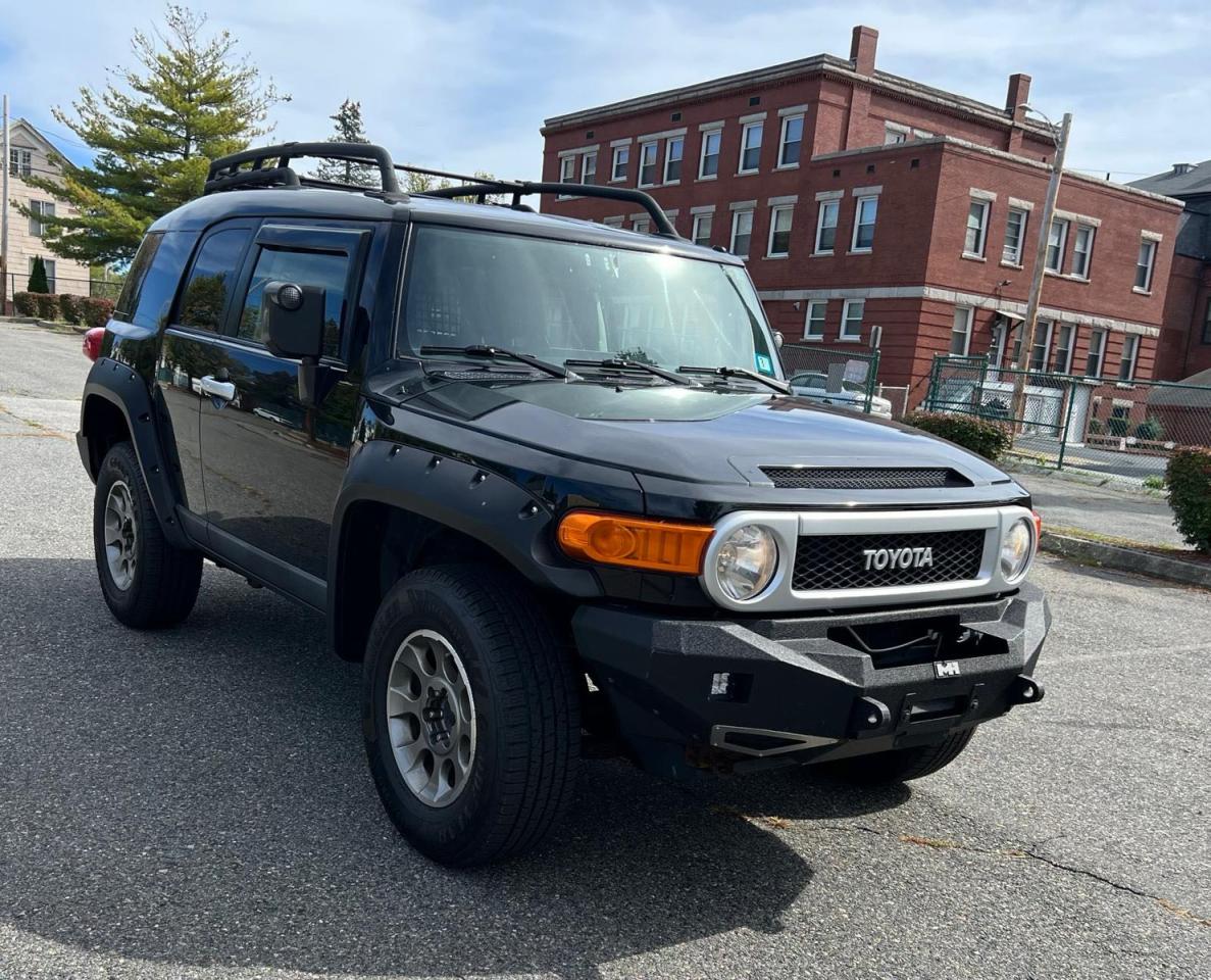 TOYOTA FJ CRUISER 2012