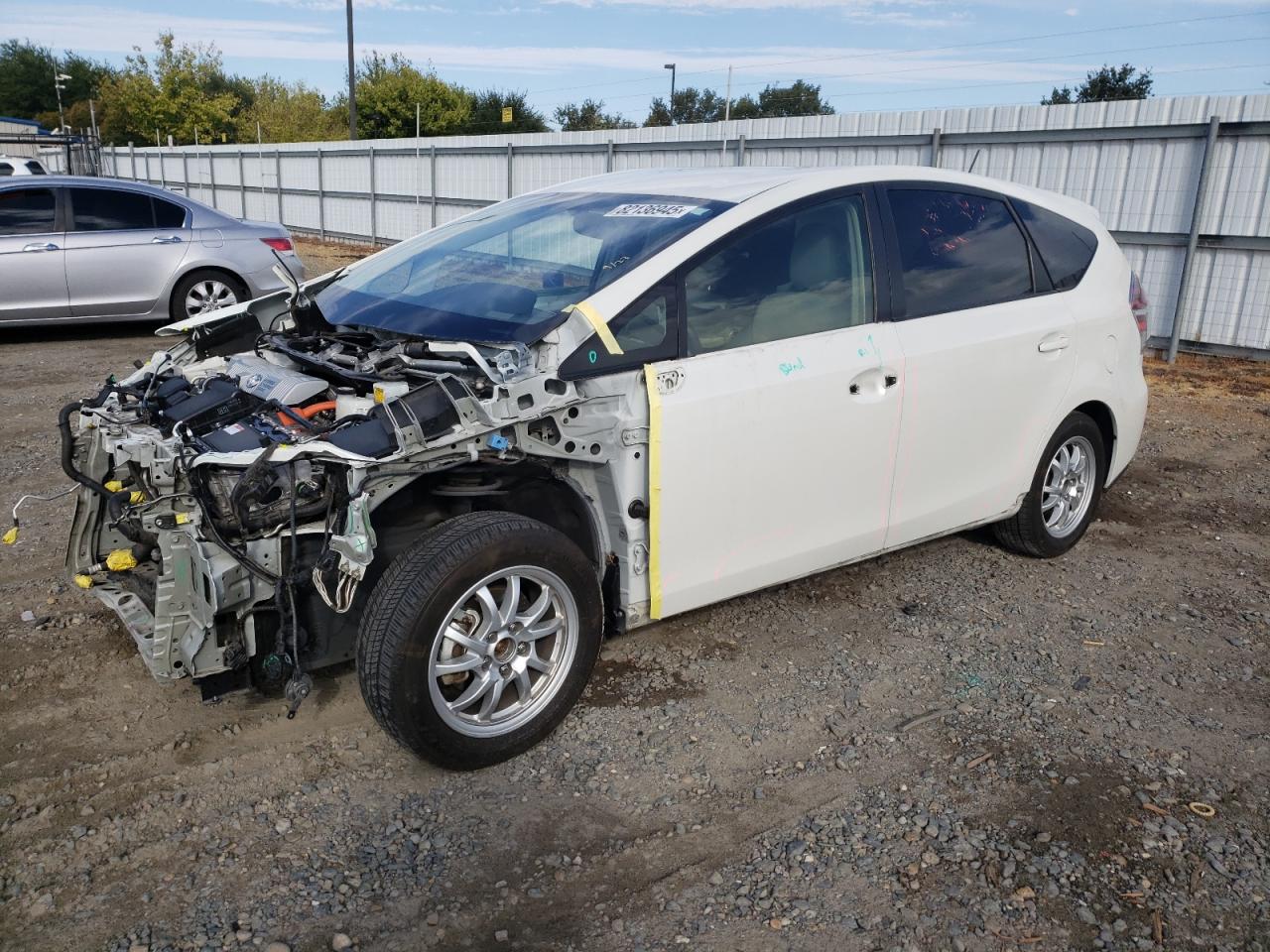 TOYOTA PRIUS V 2017