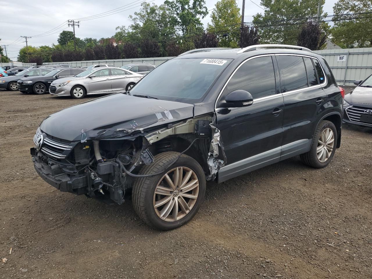VOLKSWAGEN TIGUAN S 2016