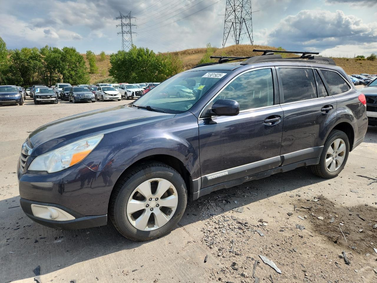 SUBARU OUTBACK 2. 2012