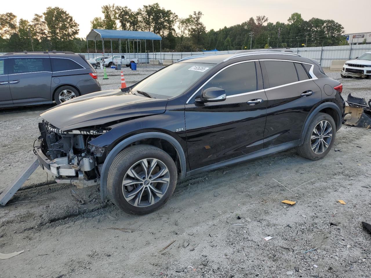 INFINITI QX30 BASE 2017