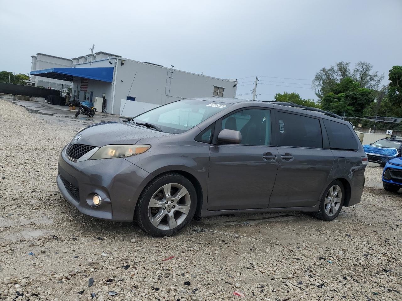 TOYOTA SIENNA SPO 2012