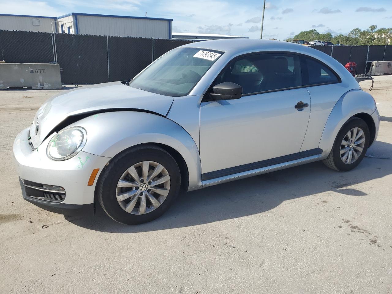 VOLKSWAGEN BEETLE 2014