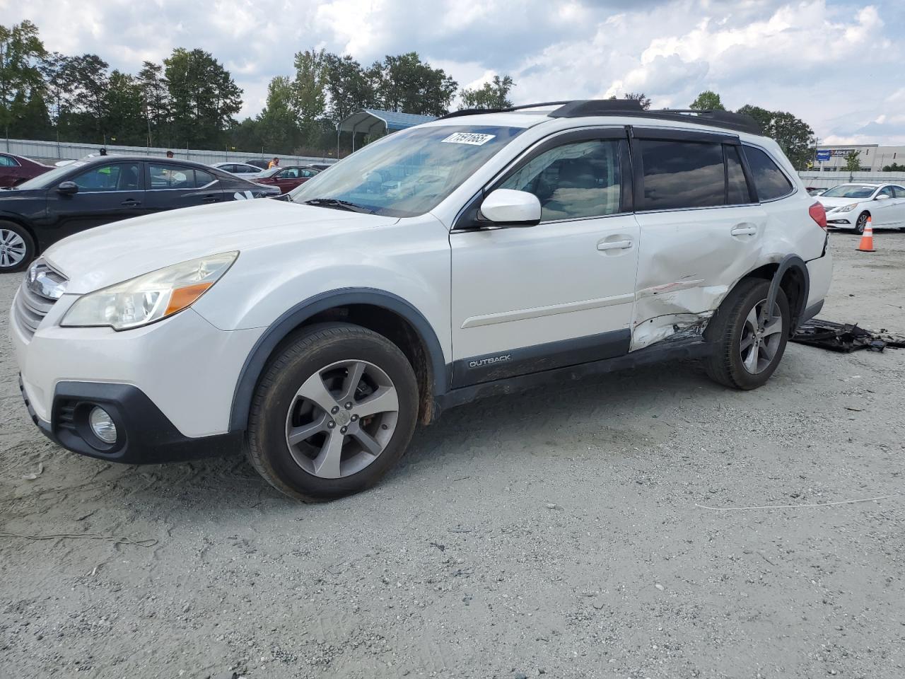 SUBARU OUTBACK 2. 2014