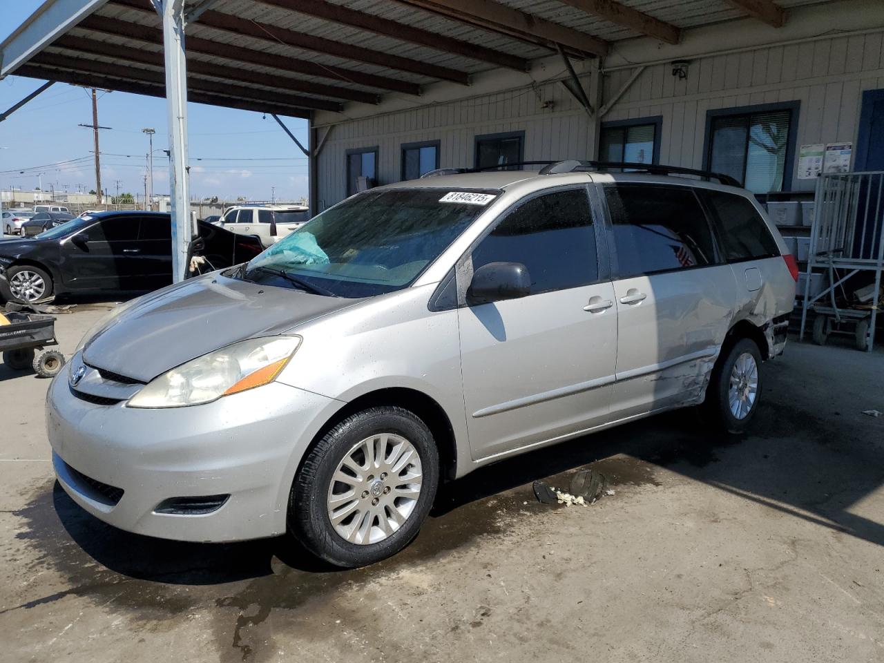 TOYOTA SIENNA LE 2008
