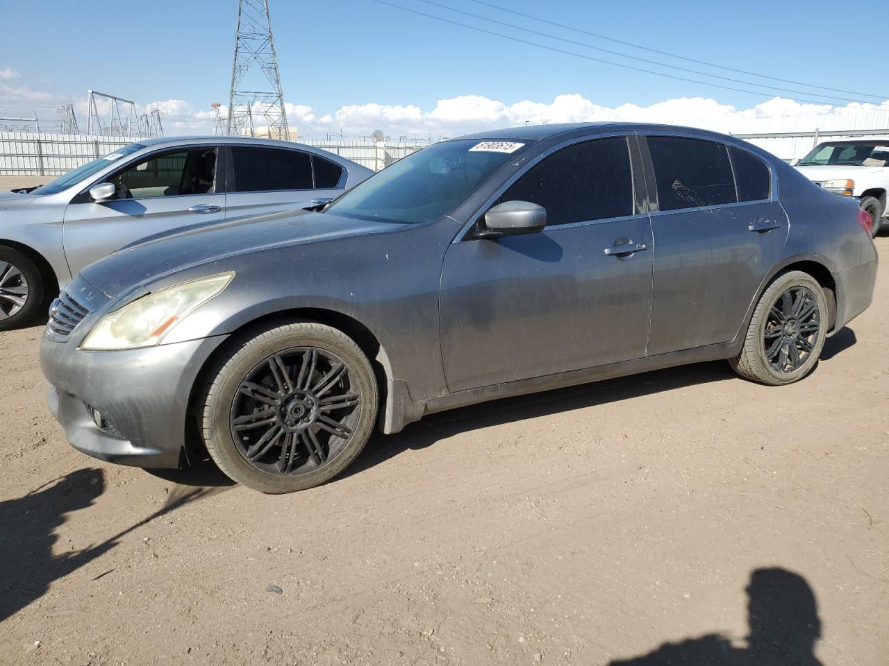 INFINITI G37 2011