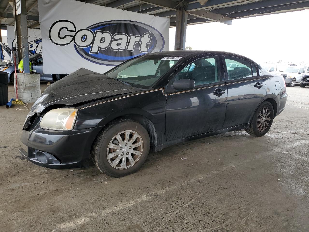 MITSUBISHI GALANT FE 2012