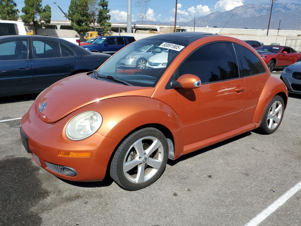 VOLKSWAGEN NEW BEETLE 2010