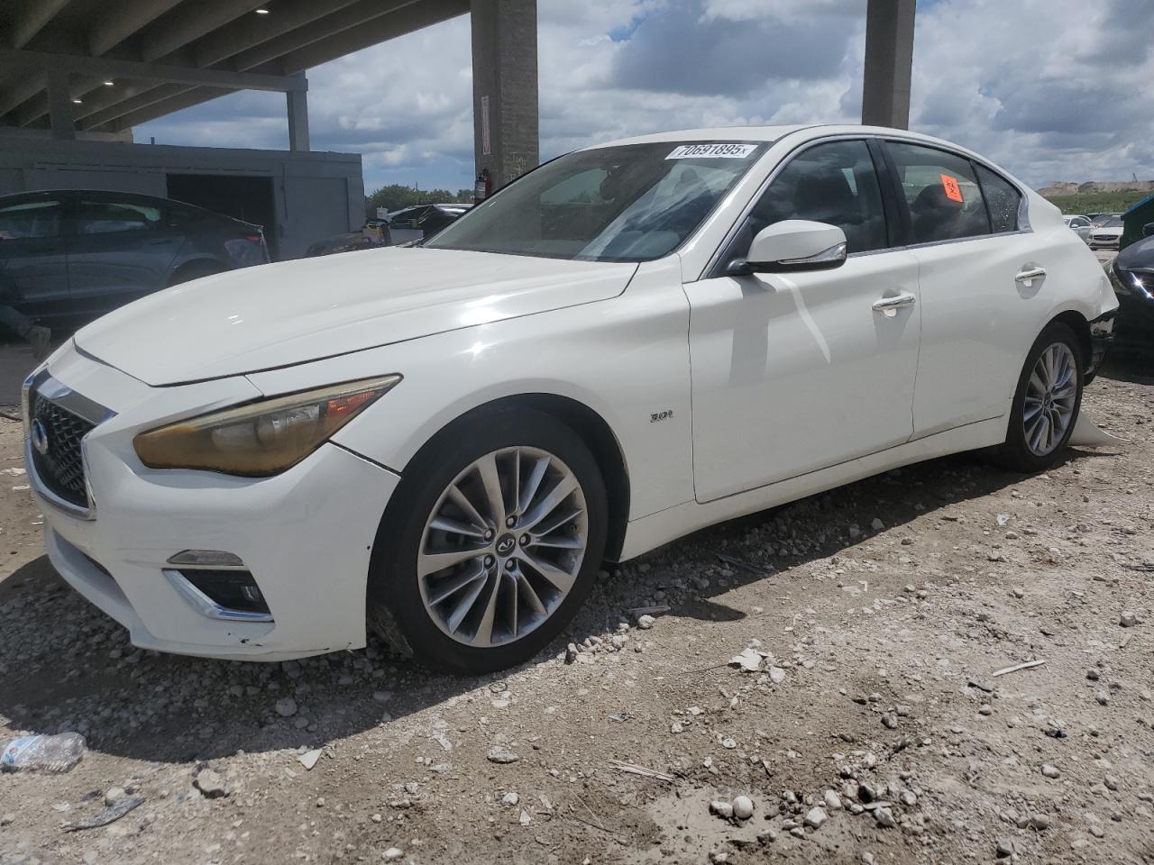INFINITI Q50 LUXE 2018