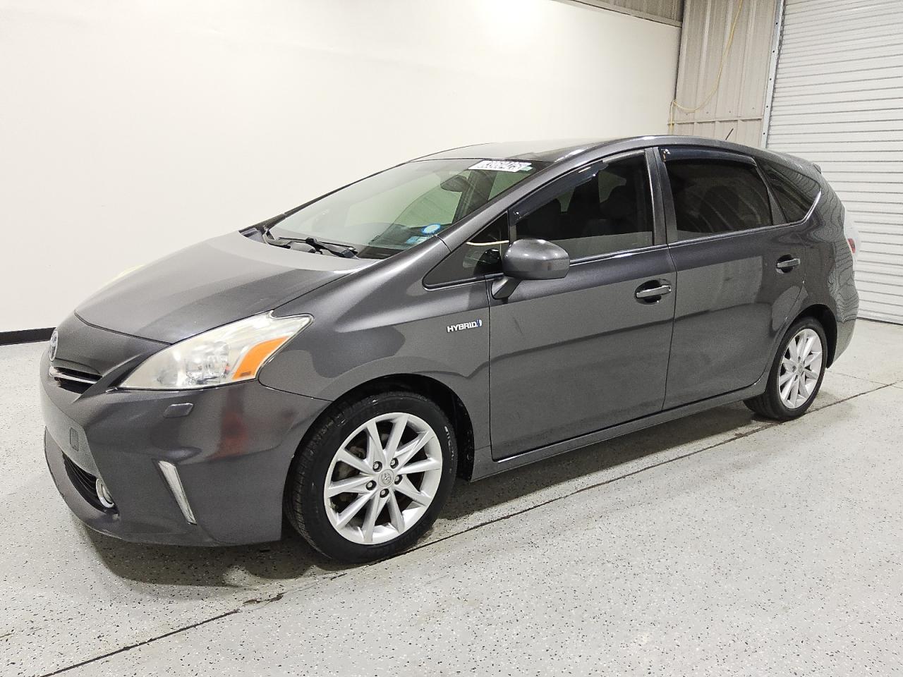TOYOTA PRIUS V 2014