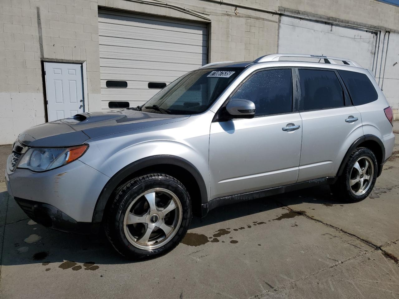 SUBARU FORESTER T 2011