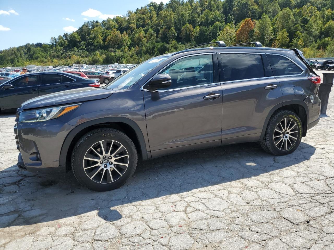 TOYOTA HIGHLANDER 2018