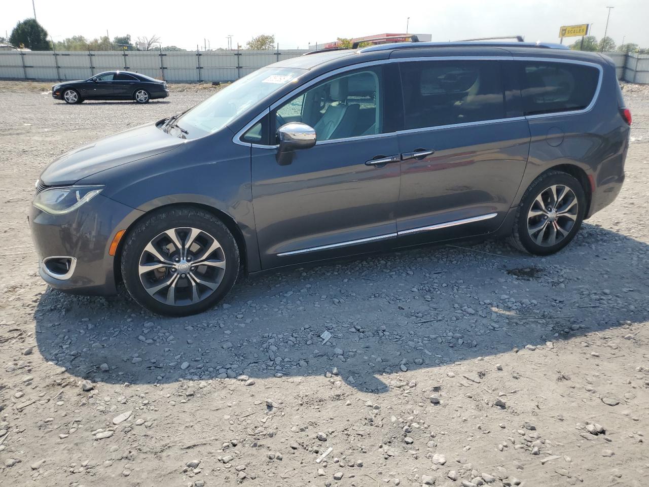 CHRYSLER PACIFICA L 2017