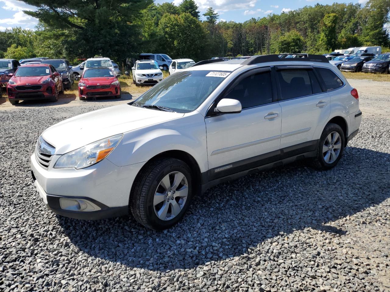 SUBARU OUTBACK 2. 2011