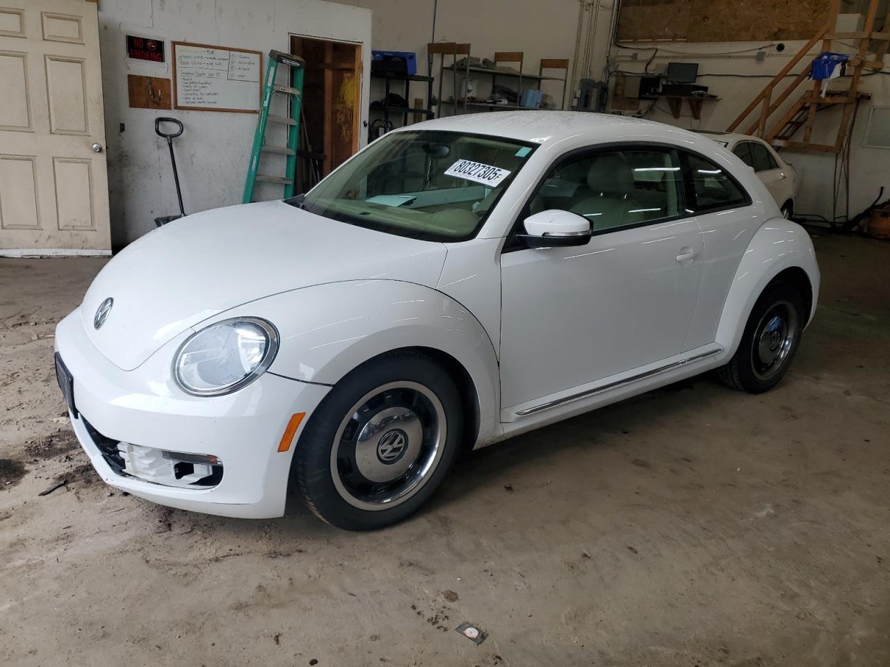 VOLKSWAGEN BEETLE 2013