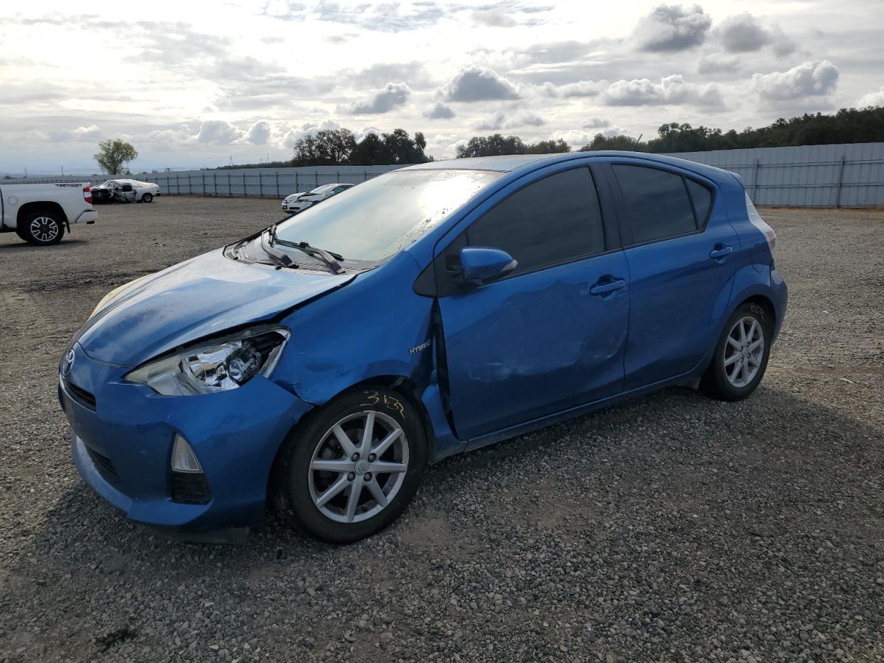 TOYOTA PRIUS C 2013
