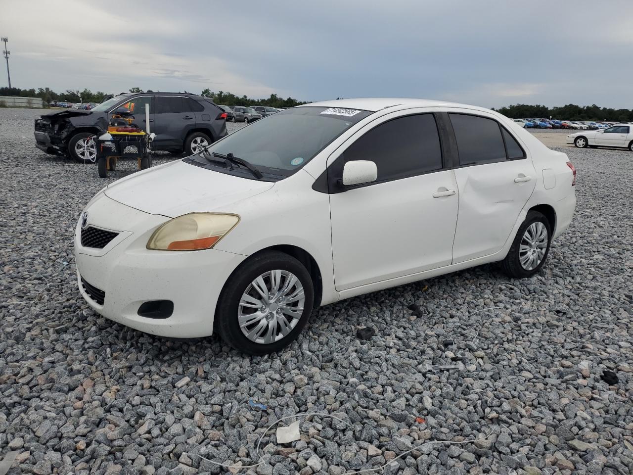 TOYOTA YARIS 2011