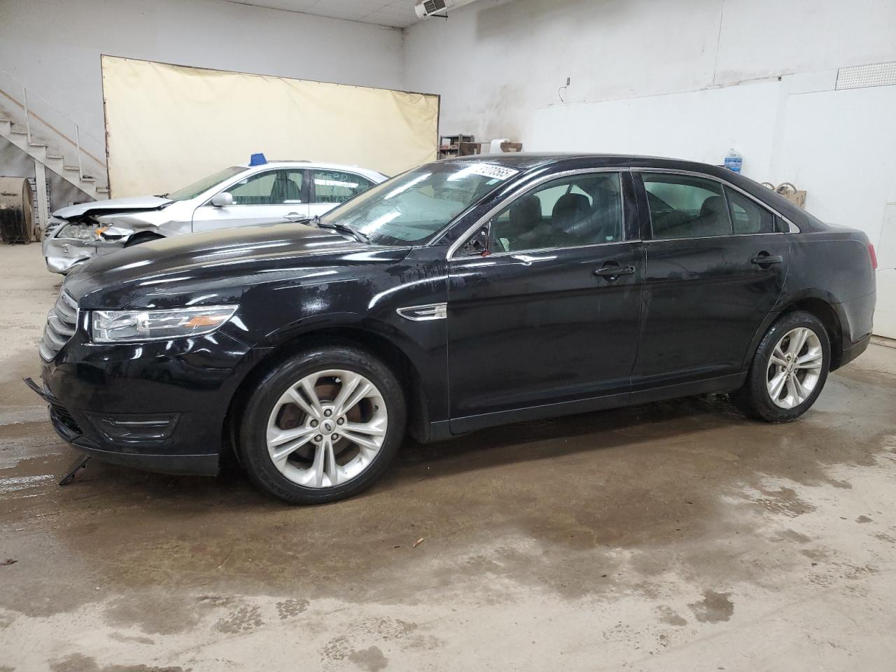 FORD TAURUS 2018