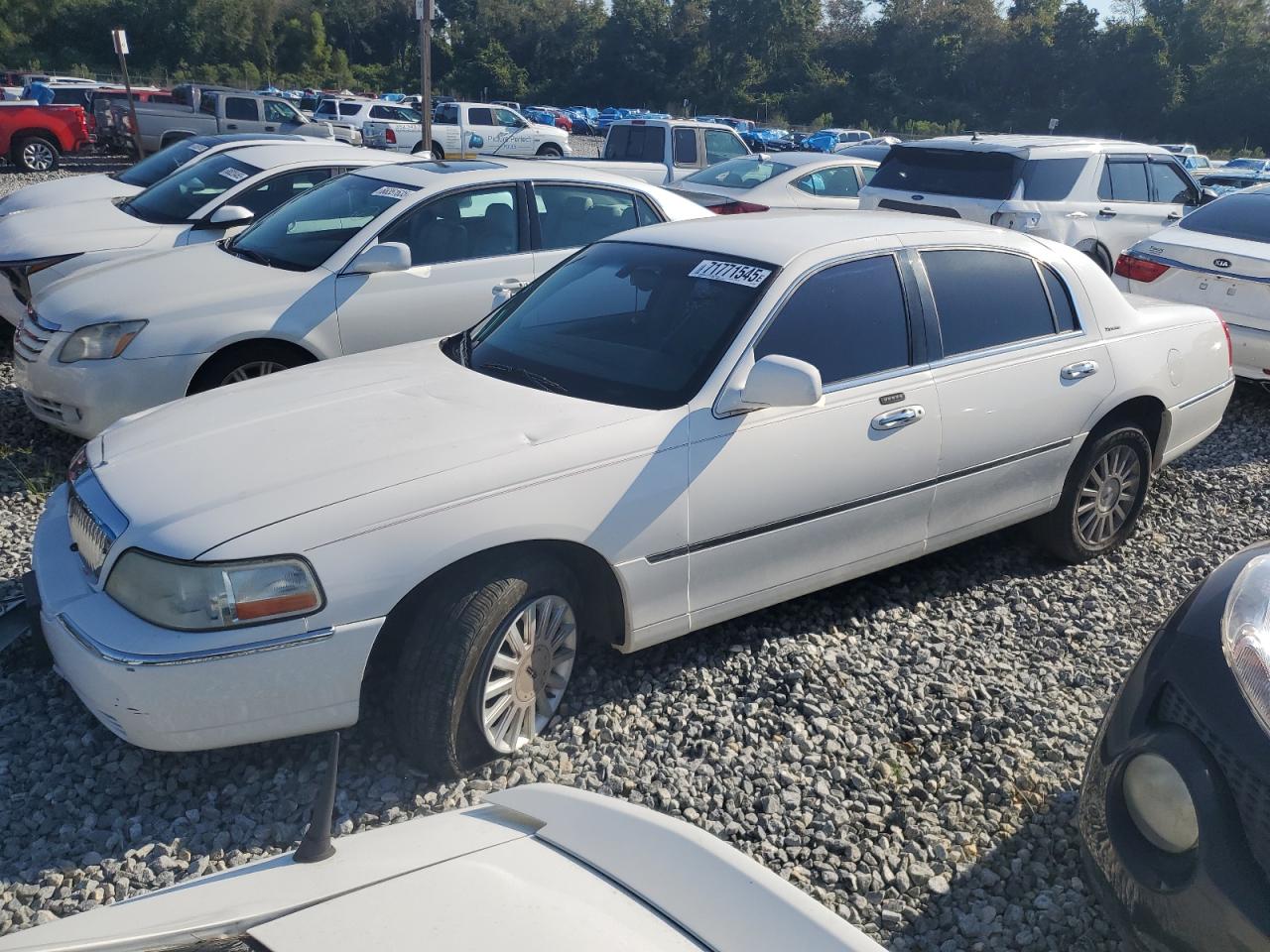 LINCOLN TOWN CAR S 2005