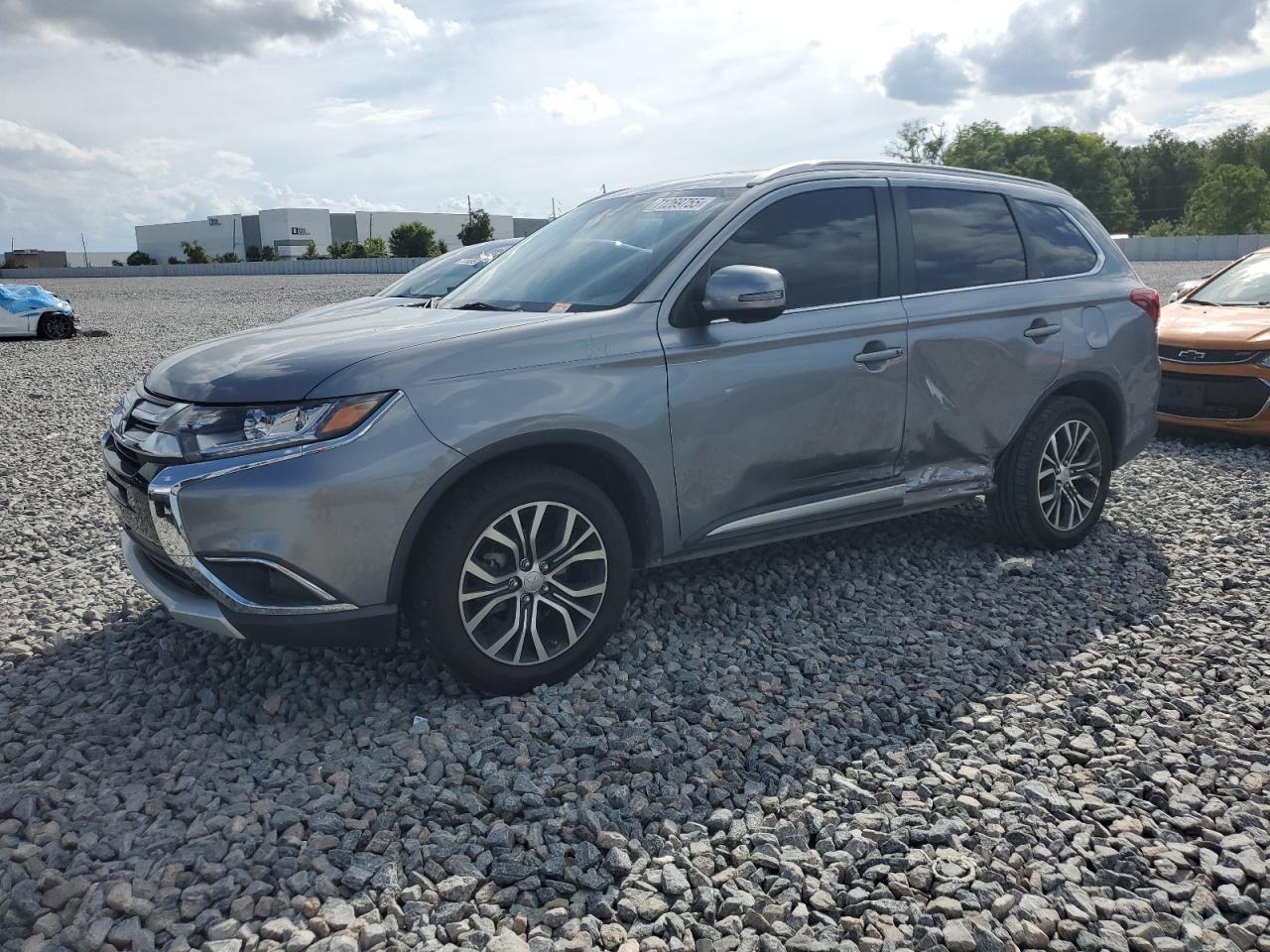 MITSUBISHI OUTLANDER 2018