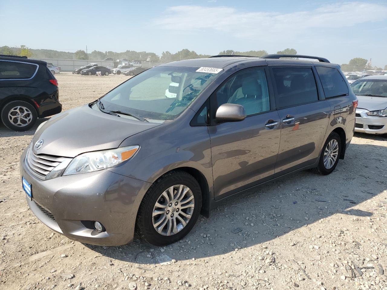 TOYOTA SIENNA XLE 2015