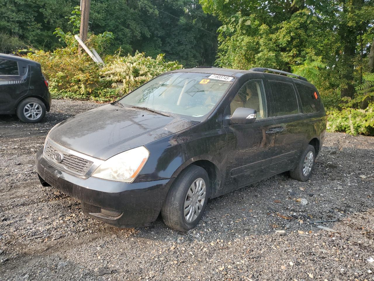 KIA SEDONA LX 2011