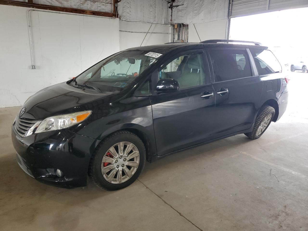 TOYOTA SIENNA XLE 2017