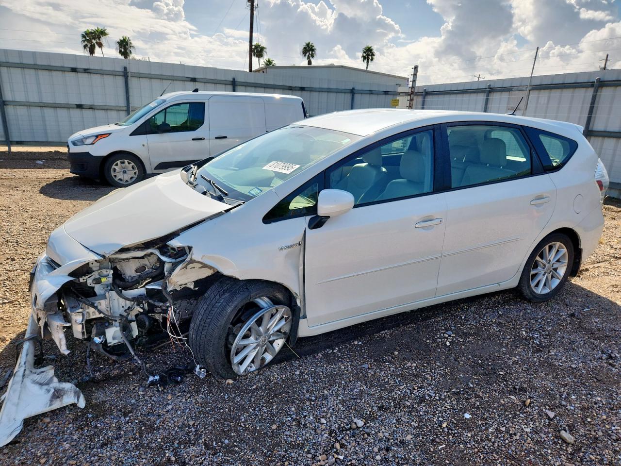 TOYOTA PRIUS V 2013