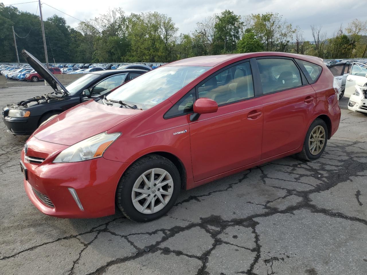 TOYOTA PRIUS V 2014