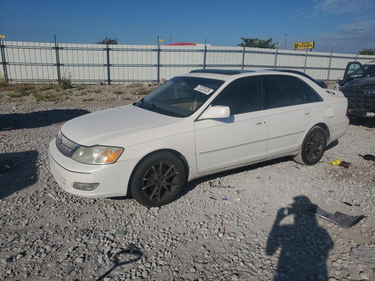 TOYOTA AVALON XL 2001