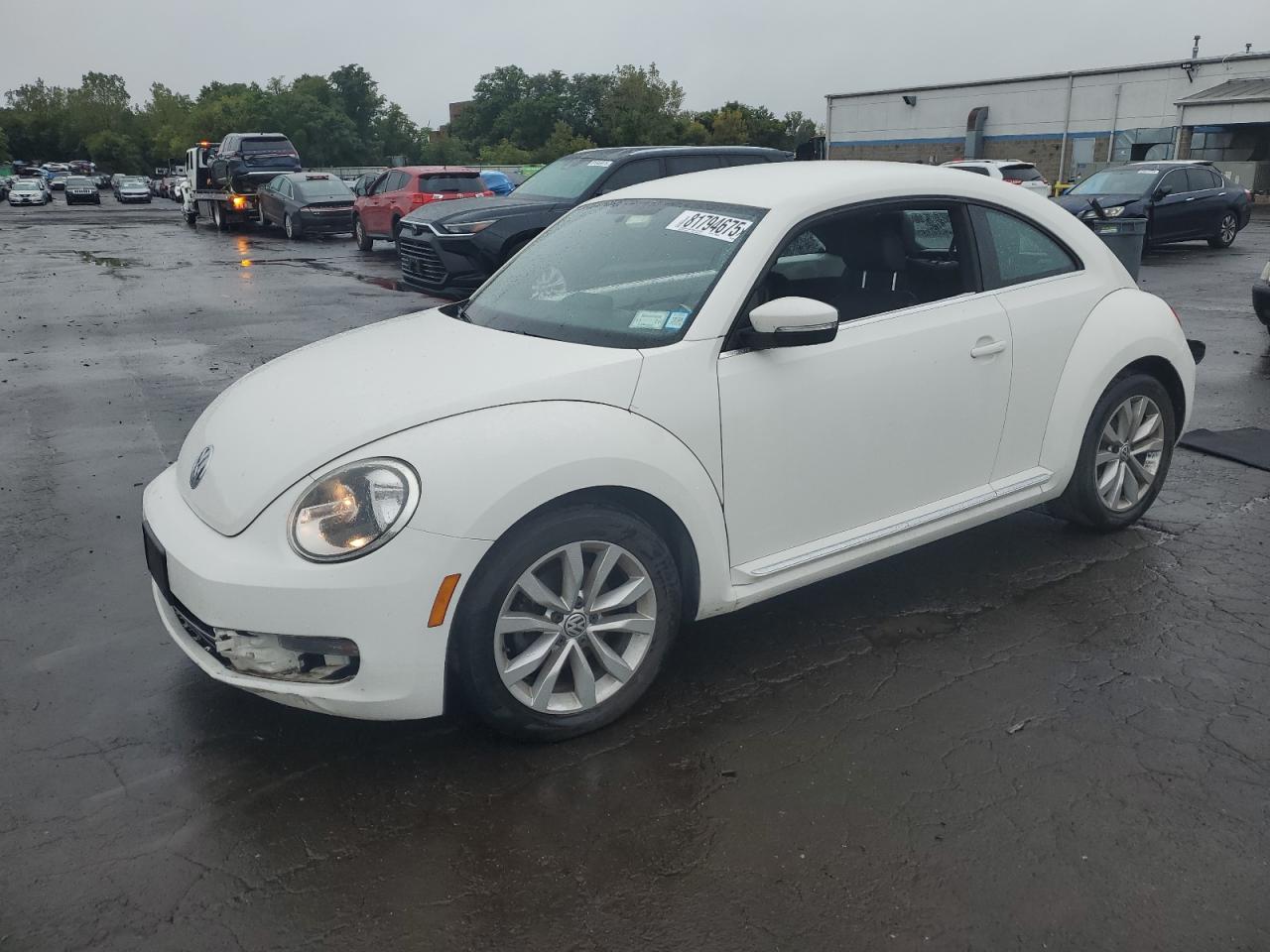 VOLKSWAGEN BEETLE 2013