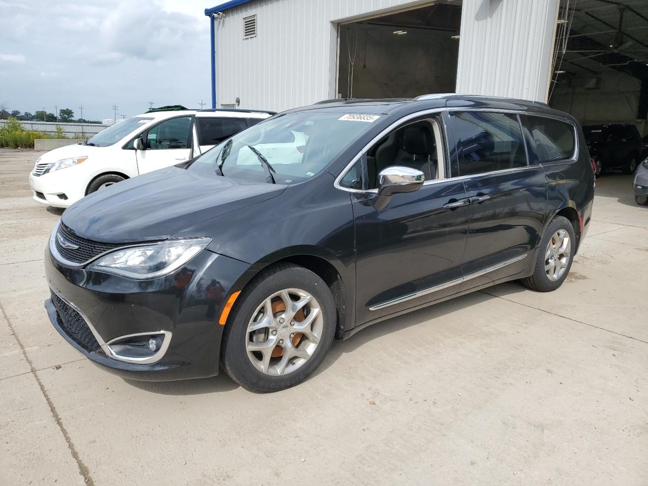 CHRYSLER PACIFICA LIMITED 2018
