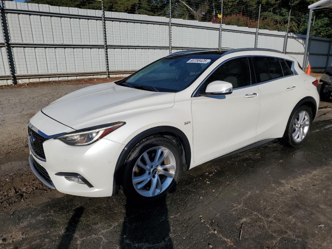 INFINITI QX30 BASE 2017