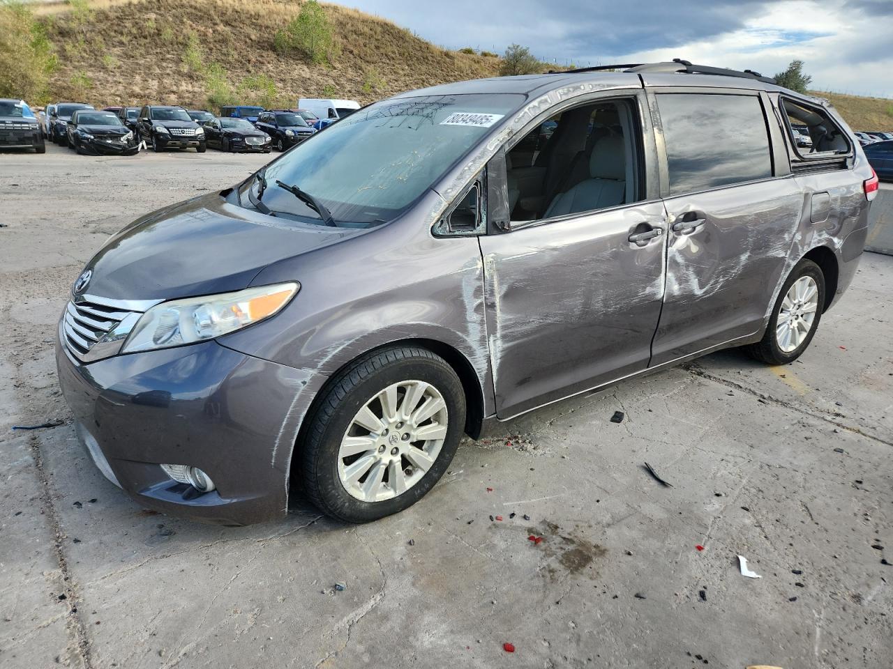 TOYOTA SIENNA XLE 2011